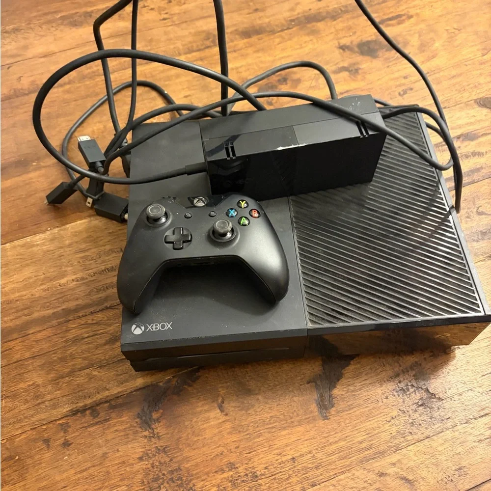 XBOX1 with Controller - Black